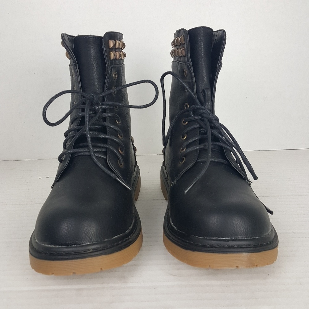 Black boots - Picture 2 of 4